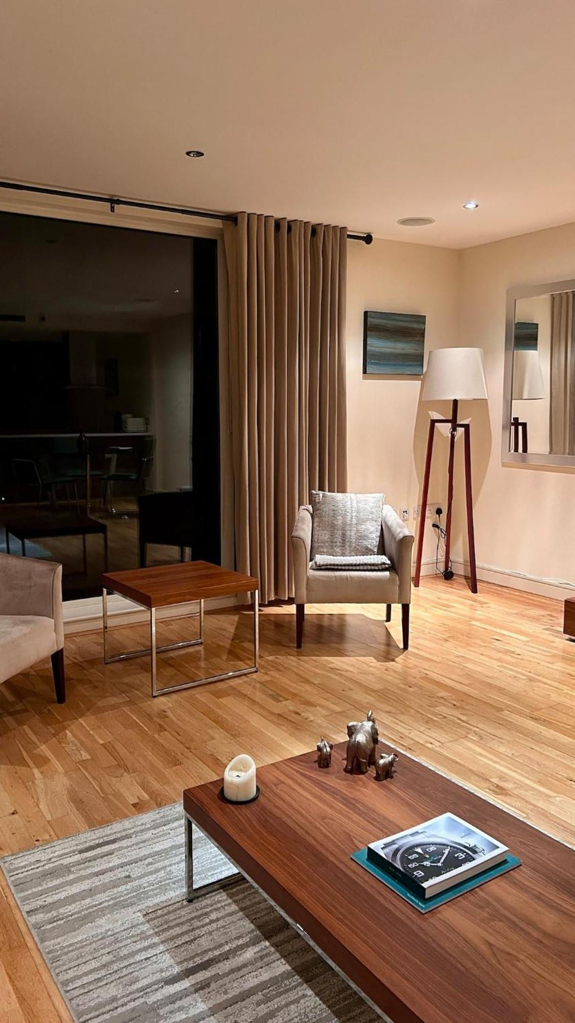 Comfortable & Well-located 2 Bed In Chelsea Appartamento Londra