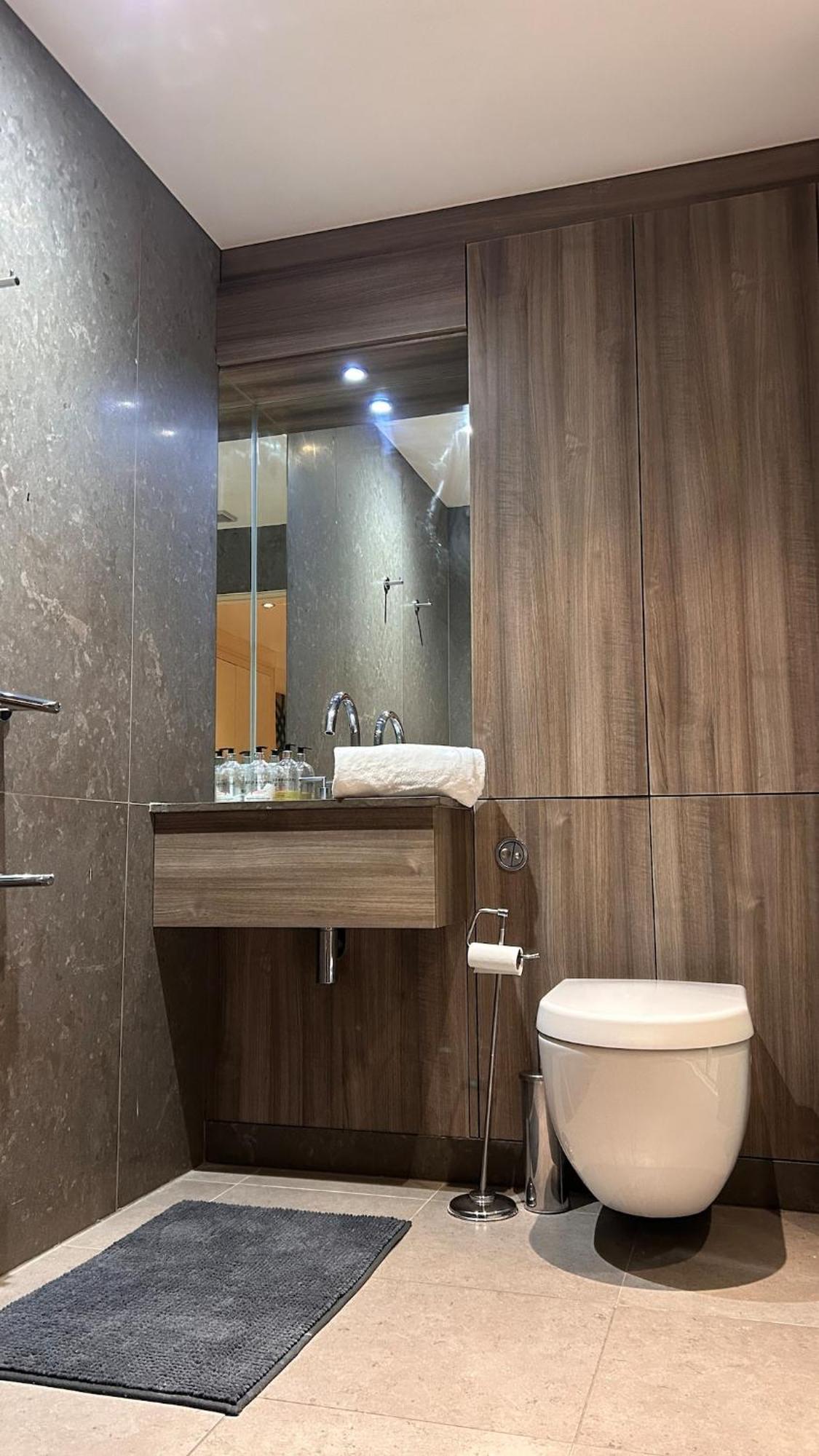 Comfortable & Well-located 2 Bed In Chelsea Londra